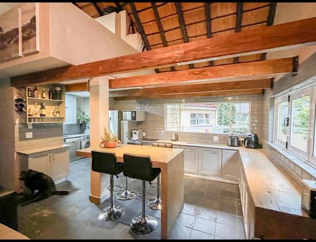 3 BEDROOM HOUSE FOR SALE IN SUNNINGHILL